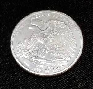 lot 51 image: 1 TROY OZ .999 FINE SILVER EAGLE DESIGN