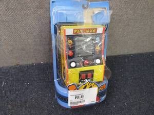 dreamGEAR 6 Collectible Retro Pac-...