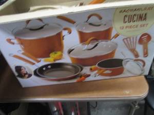 Rachael Ray Cucin. Nonstick Cookwar...