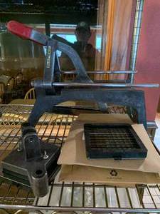 lot 48 image: Insta Cut Slicer with Four New Blades (Handle Is In Kitchen)