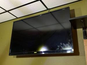 lot 64 image: 40 Inch Sanyo Television