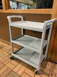 lot 71 image: Cambro 3 Shelf Cart 33 X 16x 37 Tall