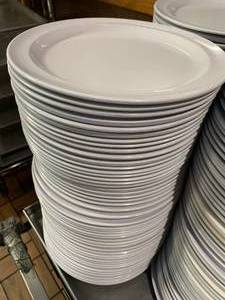 lot 82 image: Approx 50 Plates 9