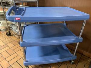 lot 90 image: Metro 3 Shelf Rolling Cart 34  x 23 x 35 tall