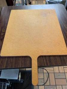 lot 118 image: Square Pizza Prep Cutting Board 16 x 18
