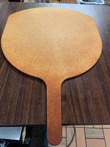 lot 119 image: Oval Pizza Cutting Board 16 X 17