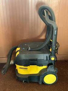 lot 128 image: Karcher Professional NT 141 Vacuum