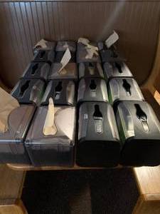 lot 157 image: 21 Napkin Dispensers