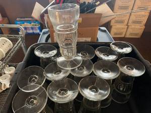 lot 176 image: 14 miscellaneous Sundae Dishes