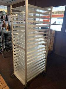 lot 197 image: Aluminum Rolling Cart 20 X 27 X 69 Tall with Plexiglass