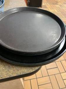 lot 208 image: 8 Miscellaneous Serving Trays