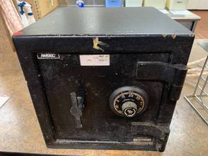 lot 280 image: Amsec 14x 14 Safe with Combination