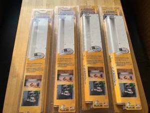 lot 160 image: 4 New 18 Under Cabinet Lights