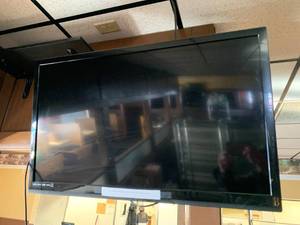 lot 283 image: Magnavox 39 inch television