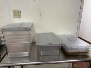 lot 312 image: Lot of 27 & 21 Containers and 18 Lids