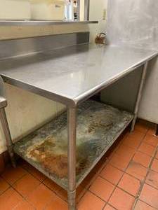 lot 368 image: Stainless Steel Table 30 x 48 x 35