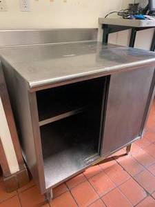 lot 379 image: Stainless Steel Counter 30 x 36 x 40 tall