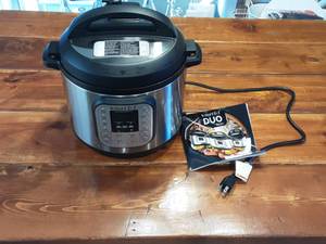 lot 1 image: Instant Pot Pressure Cooker