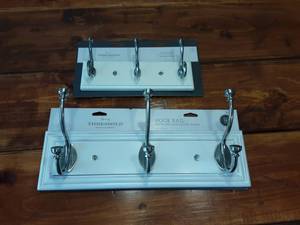 lot 10 image: 2- Hook Rails-NEW