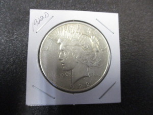 lot 7 image: 1922-D (Denver Mint) Peace Silver Dollar - 90% Silver