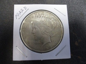 lot 15 image: 1922-D (Denver Mint) Peace Silver Dollar - 90% Silver