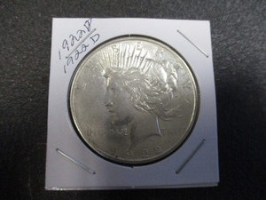 lot 16 image: 1922-D (Denver Mint) Peace Silver Dollar - 90% Silver