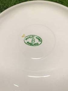 lot 8 image: Mobleyware England 4 Plates & Creamer