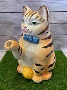 lot 18 image: Vintage Tabby Cat Teapot from Japan 8� Tall
