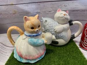 lot 22 image: Lot of Two Antique Japanese Cat Teapots