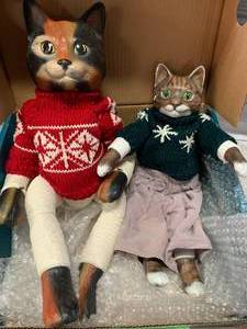 lot 66 image: Lot of Two Cottage Collectables Vintage Cats