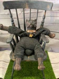 lot 81 image: Petigrees Bean Bag Cat & Chair