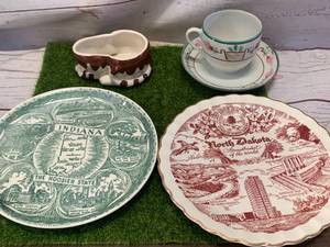 lot 86 image: Vintage Dishware