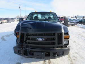 lot 28 image: 2010 Ford F250 - 37,939 Miles - One Owner - Government Owned -