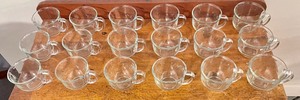 lot 45 image: 17 High Quality Clear Glass Large Coffee Mugs