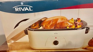 lot 103 image: Rival 20 Quart Roaster Oven