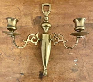 lot 102 image: Beautiful Vintage Brass Home Decor Items