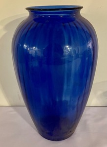 lot 118 image: Cobalt Blue Items