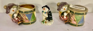 lot 171 image: Holiday Decor