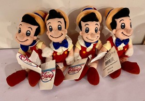 lot 186 image: Small Plush Toys