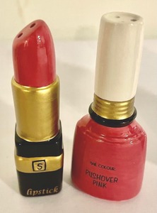 lot 194 image: 3 Fun Sets of Salt & Pepper