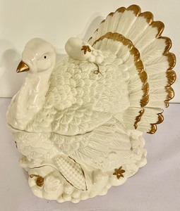 lot 190 image: Turkey Covered Vessel and a Leonard Crystal Bowl Utensils