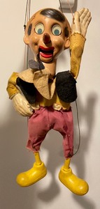 lot 201 image: 4 Pinocchio Puppets