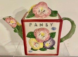 lot 208 image: 3 Terrific Teapots