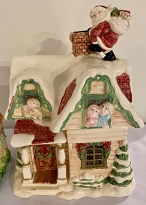 lot 216 image: 2 Charming Cookie Jars