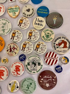 lot 262 image: Vintage Pinbacks