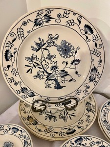lot 269 image: Royal China Inc Dishware