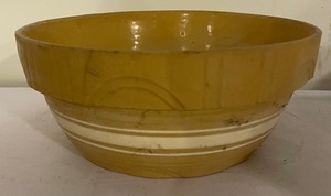 lot 276 image: 5 Vintage Pottery Bowls