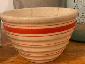 lot 6 image: Vintage Jars and Bowls