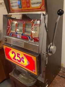 lot 1 image: Bally 25 Cent Slot Machine