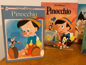 lot 22 image: (6) Vintage Walt Disney Pinocchio Books